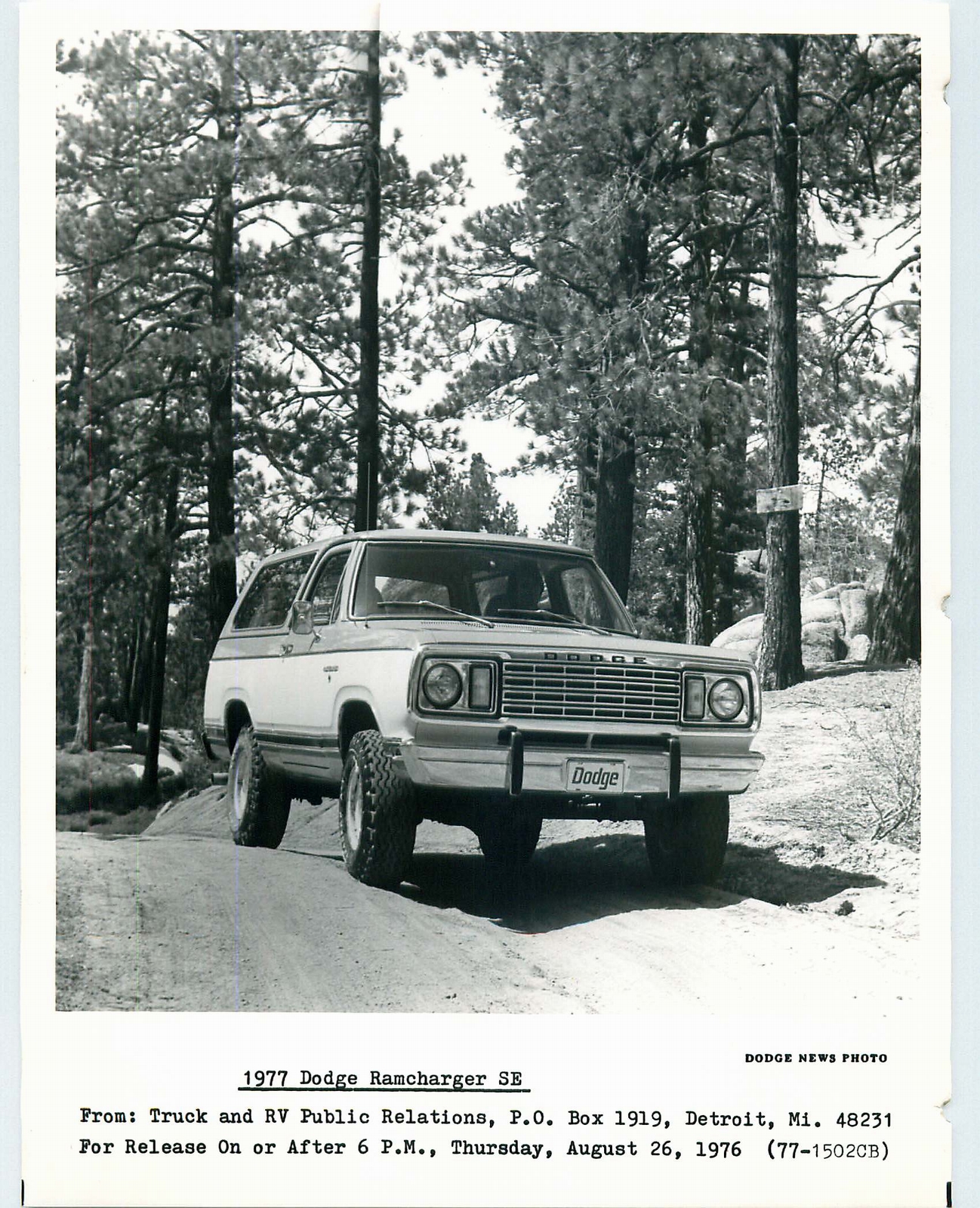 n_1977 Dodge Ramcharger PR Photo-17.jpg